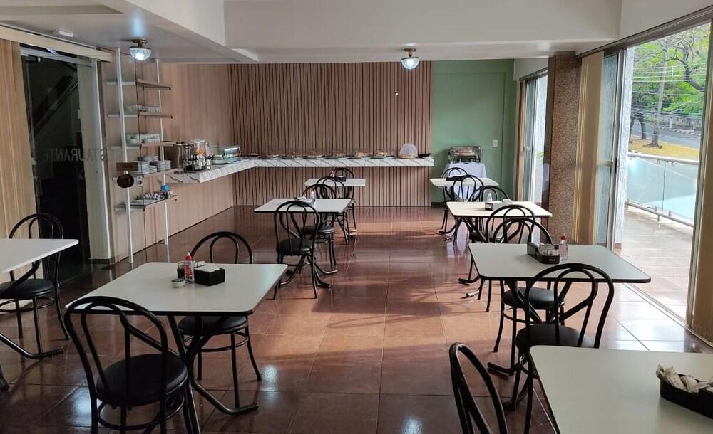 Hotel Lawrence Foz do Iguacu Exterior photo